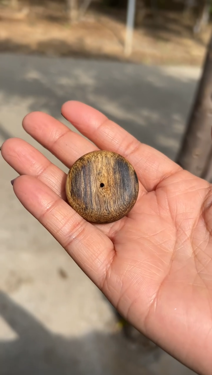 【闪购商品】沉香手把件4克乌身圆叶平安扣3号