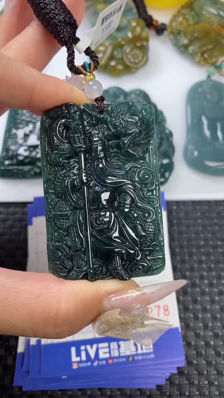 【闪购商品】翡翠颈饰未镶嵌1111111111111111