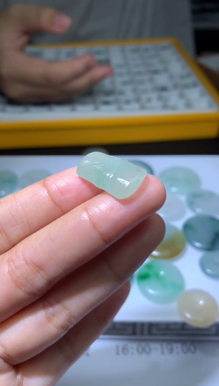 定制翡翠未镶嵌毛货