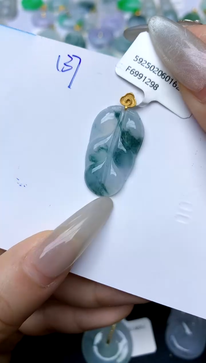 【闪购商品】翡翠颈饰18K金镶嵌天然A货翡翠