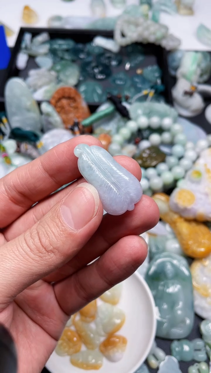 【闪购商品】翡翠颈饰未镶嵌天然翡翠a货