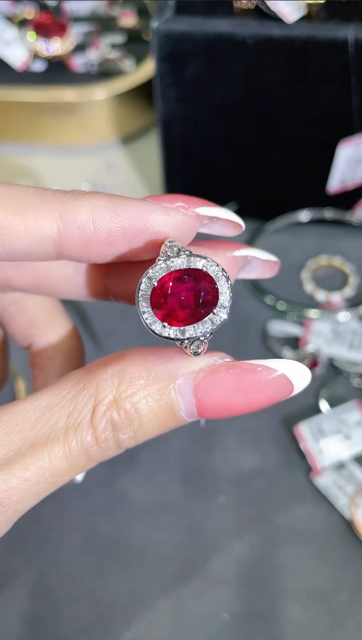 戒指18K金镶嵌碧玺戒指