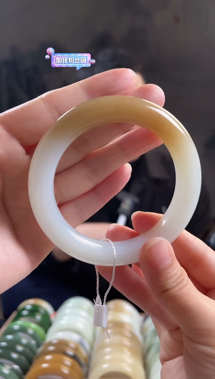 未镶嵌手镯和田玉59+圈口6544