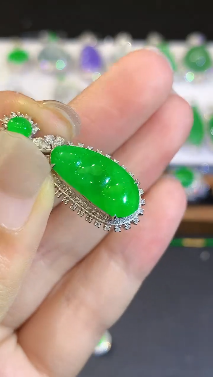 翡翠18K金镶嵌吊坠(不含链)多样性发其一