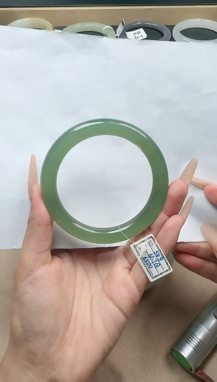 【闪购商品】和田玉手镯未镶嵌60/61圈口  YY