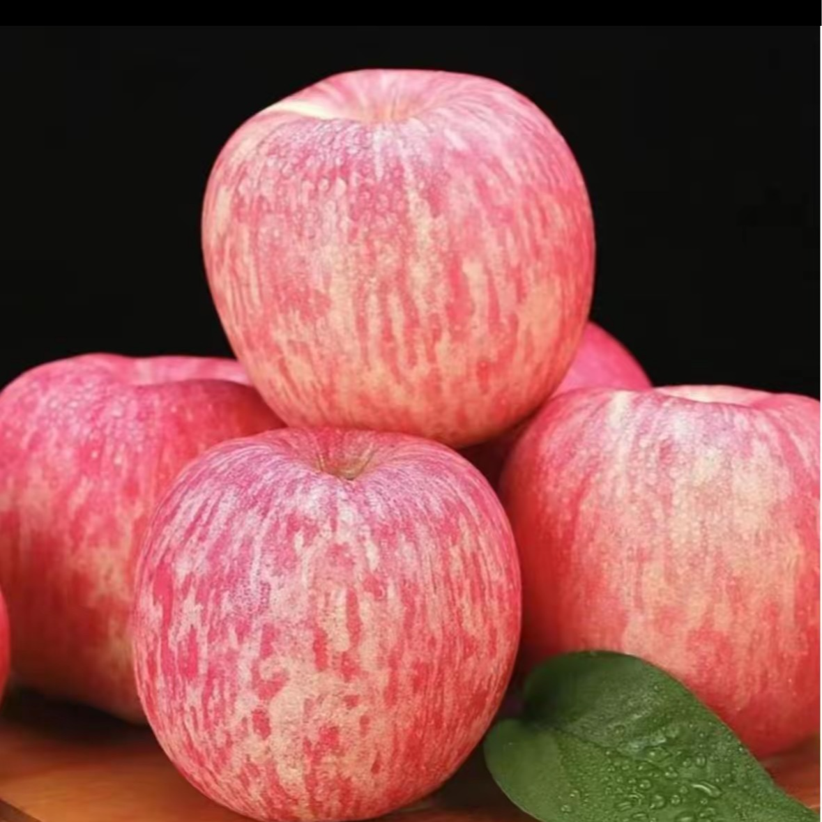 山东产地直发新鲜红富士苹果脆甜多汁可做果干带皮吃