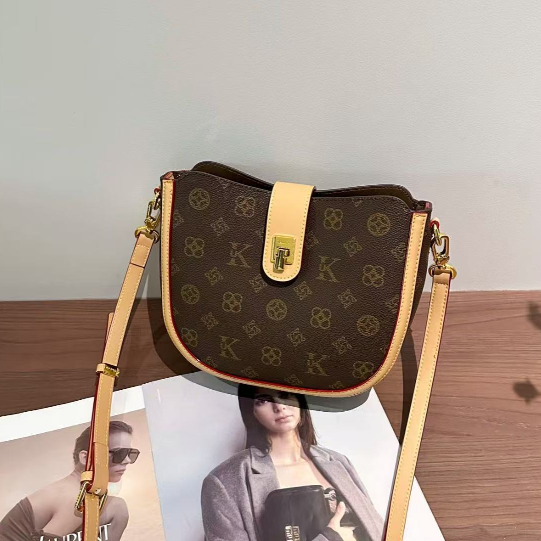 2025新款多层时尚半圆马鞍腋下斜挎包（96753）