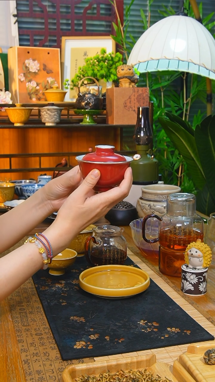 【闪购商品】造繁质器烂番茄盖碗六折
