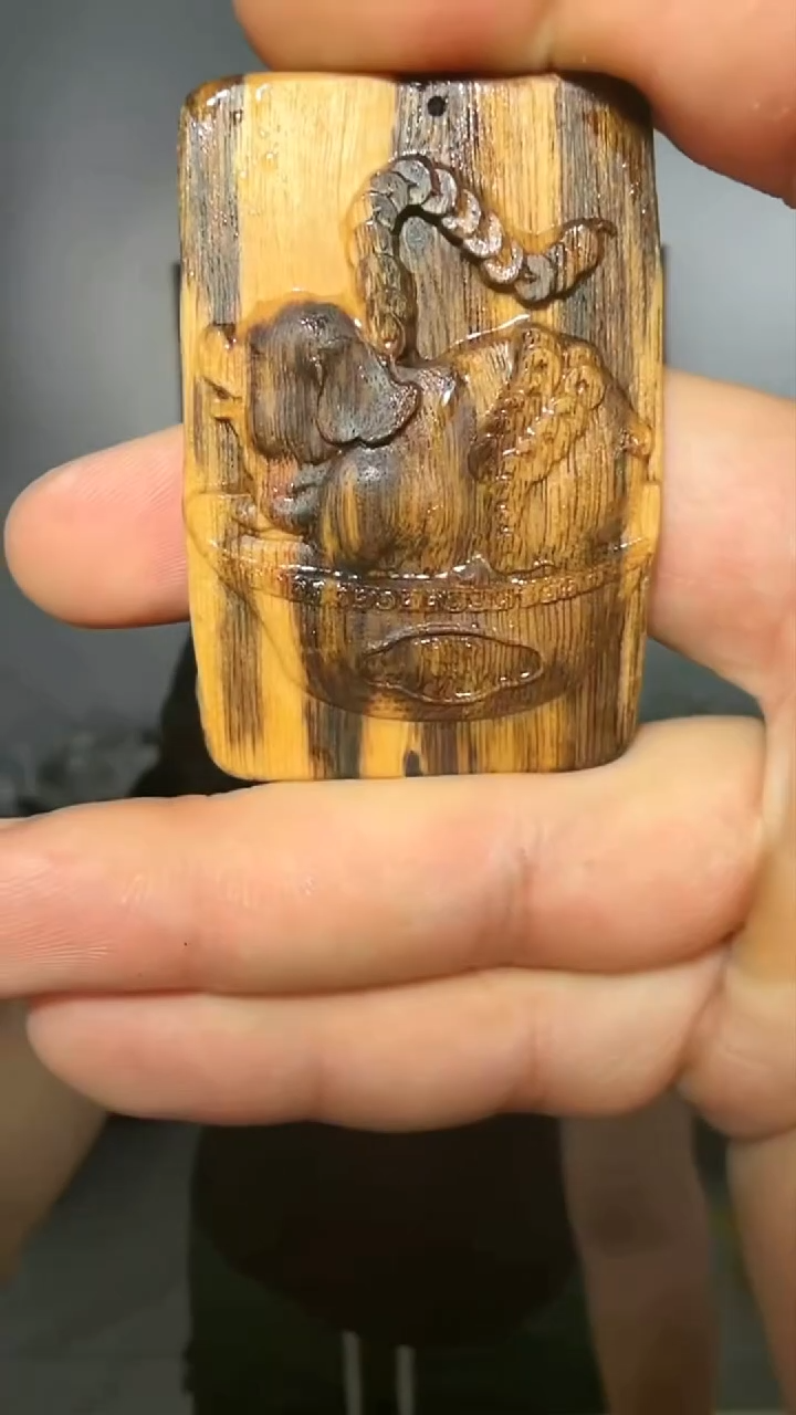 沉香吊坠16号吊坠生肖猪多样性发一