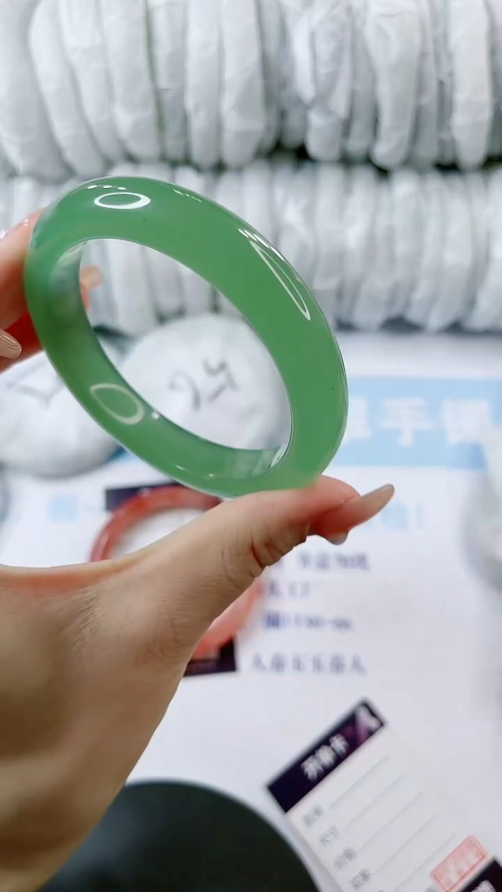 【闪购商品】石英质玉手镯未镶嵌0212891328-