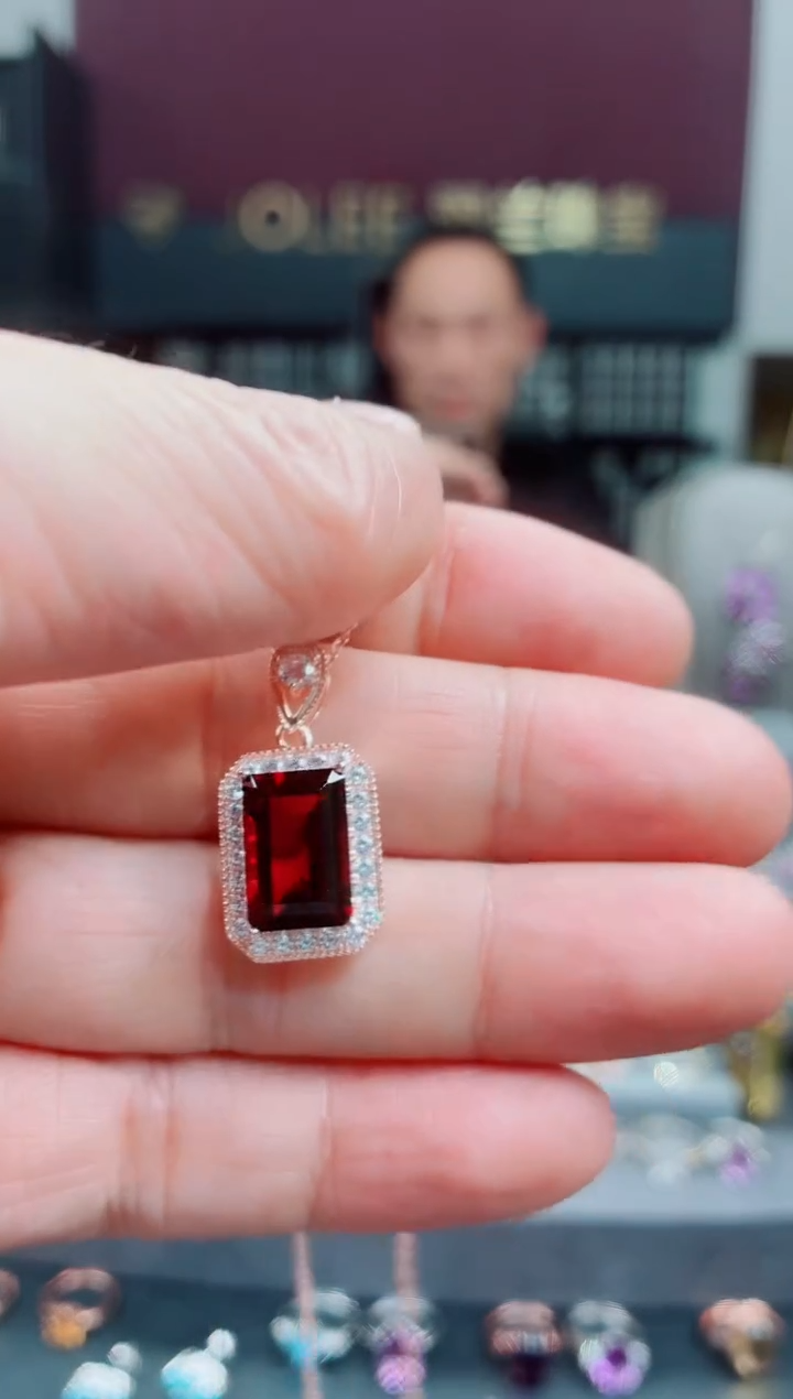 银S925镶嵌吊坠石榴石给****~石榴石吊坠  不要链子