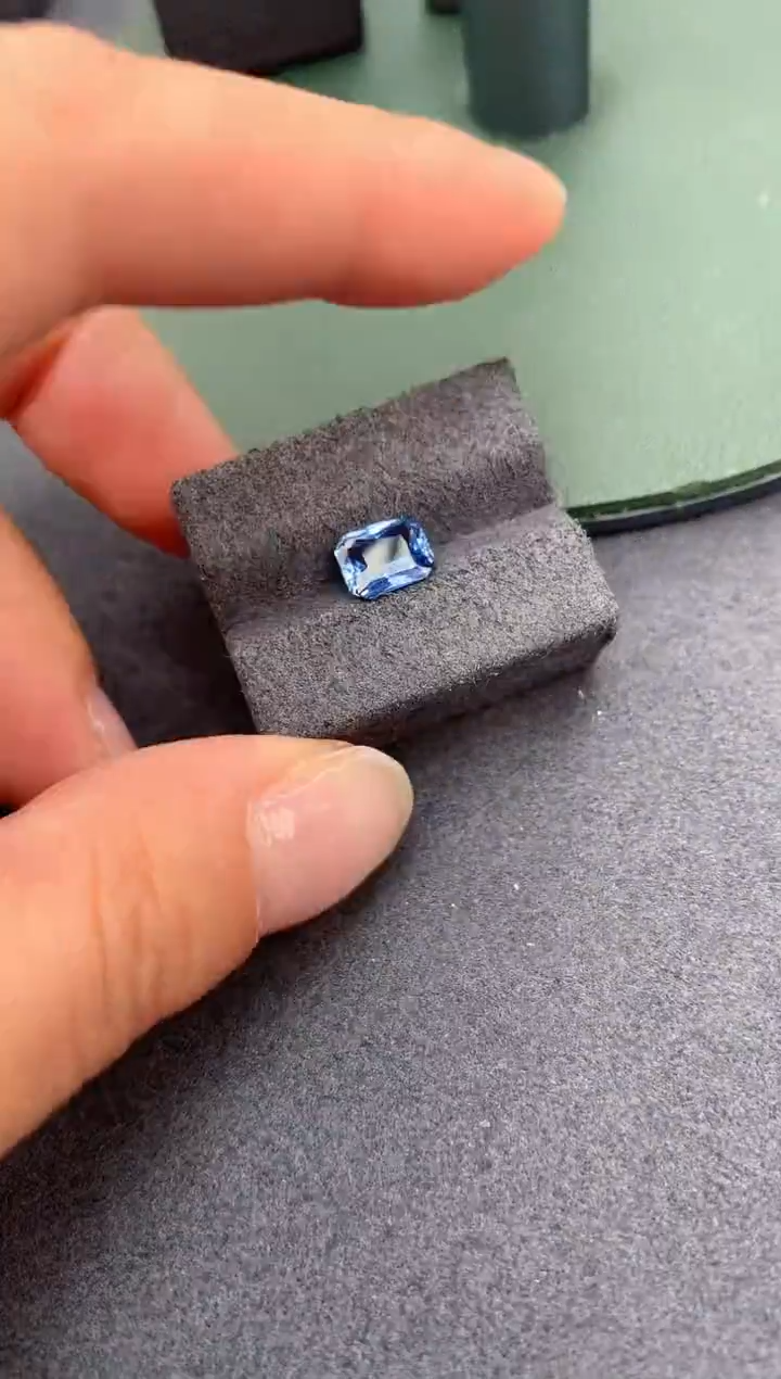 【闪购商品】蓝宝石裸石未镶嵌1.5ct蓝宝石