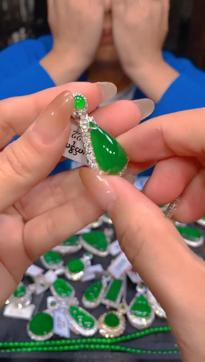 【闪购商品】定制翡翠未镶嵌42定制翡翠 多样性发货（发其一）