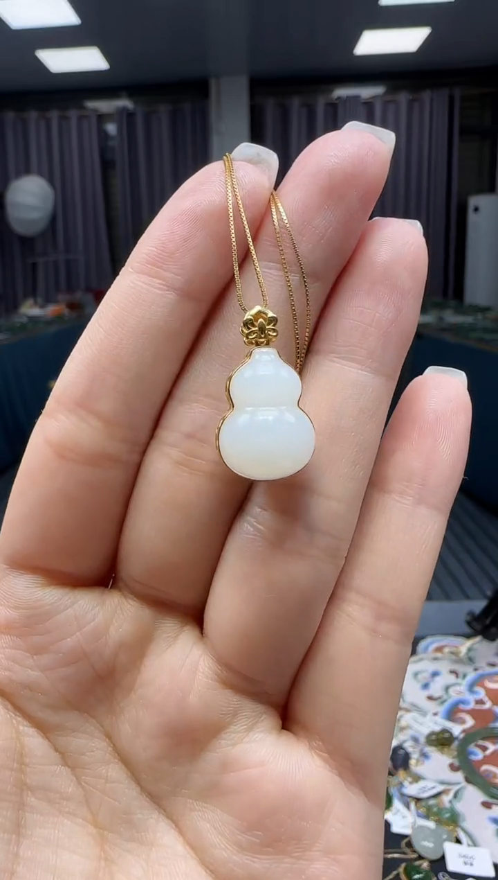 和田玉18K金镶嵌挂件1