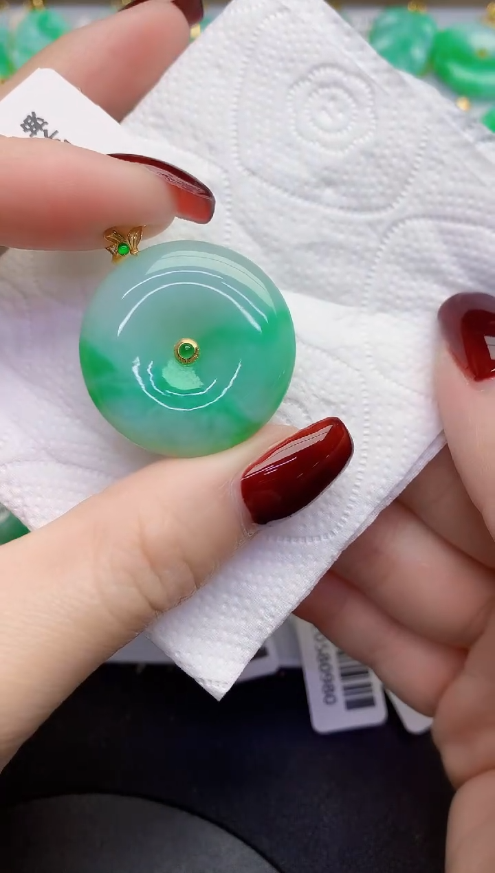 颈饰18K金镶嵌翡翠缅甸天然翡翠a货