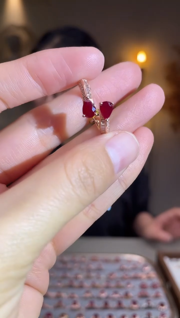 银S925镶嵌手饰红宝石手饰