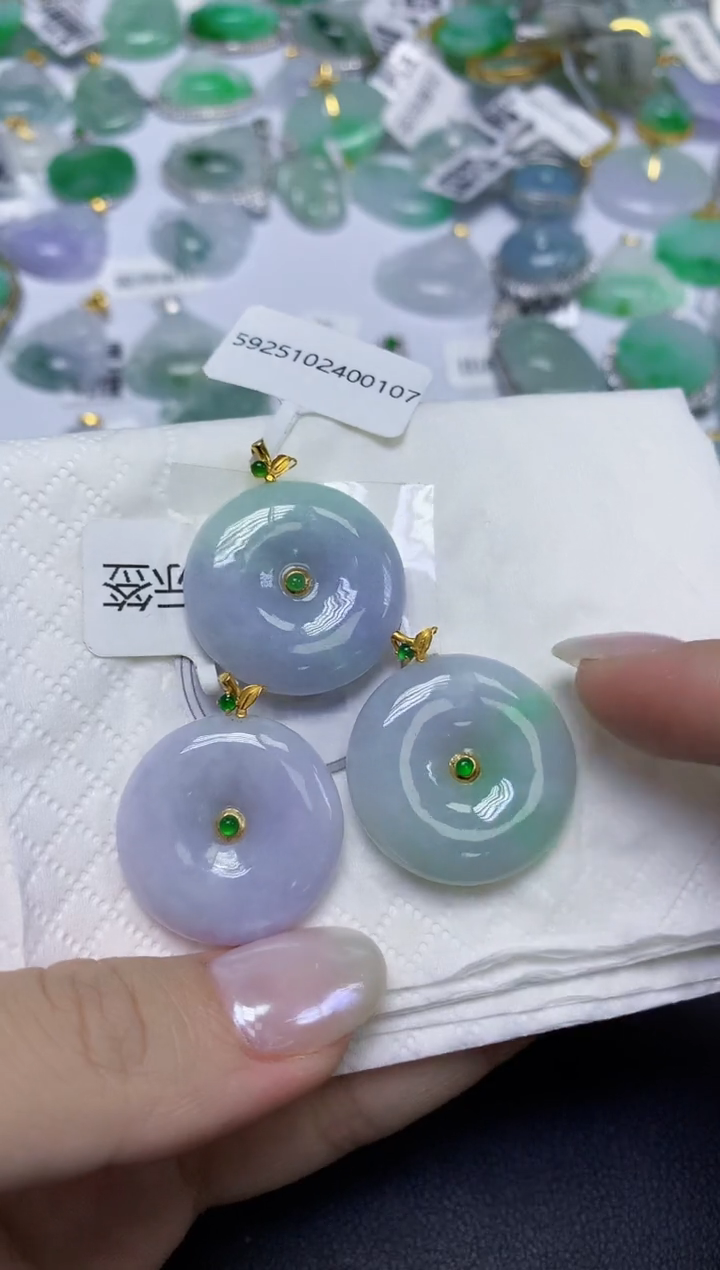 颈饰18K金镶嵌翡翠天然缅甸翡翠A货多样性发一件