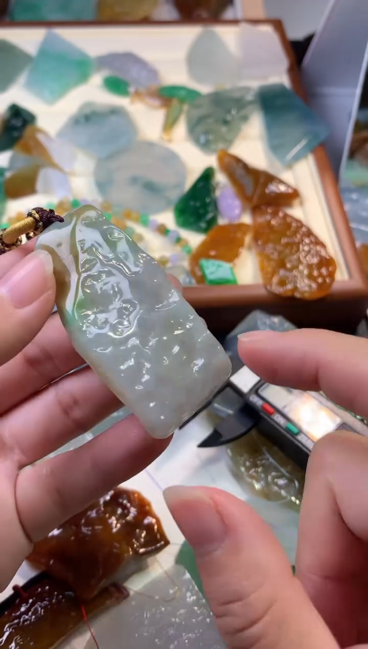 【闪购商品】翡翠颈饰未镶嵌吊坠