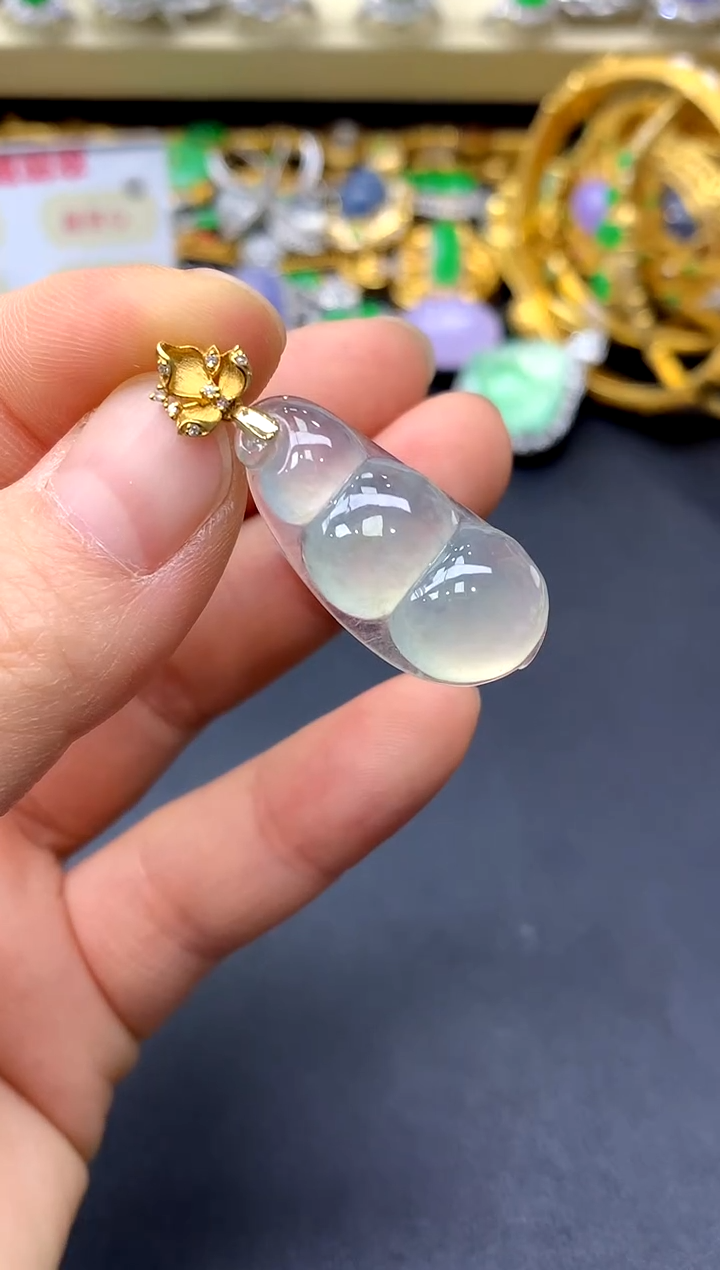 颈饰18K金镶嵌翡翠23-中国好珍宝