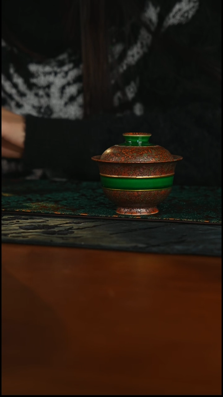 瓷片瓷唐里原矿釉描金元宝盖碗