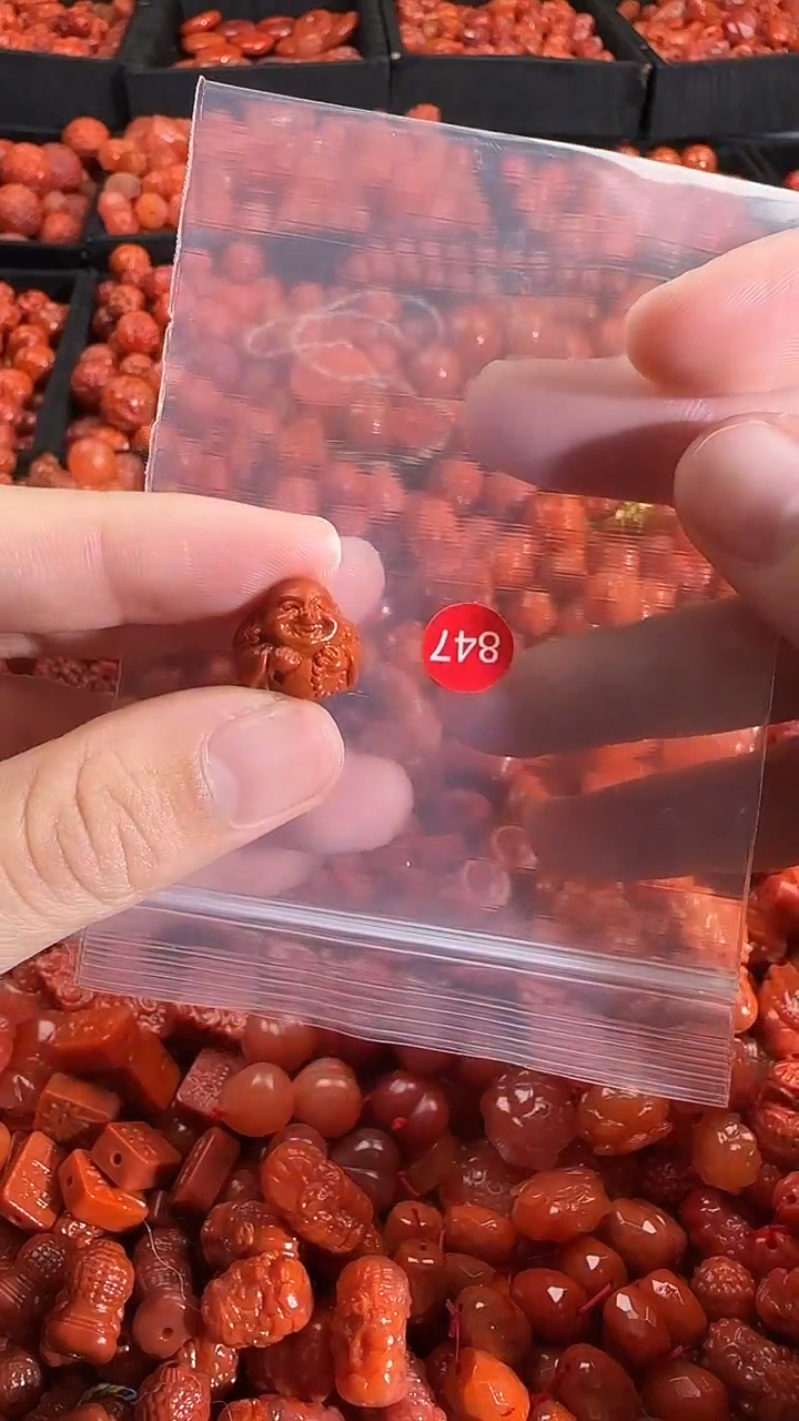 颈饰未镶嵌南红玛瑙1