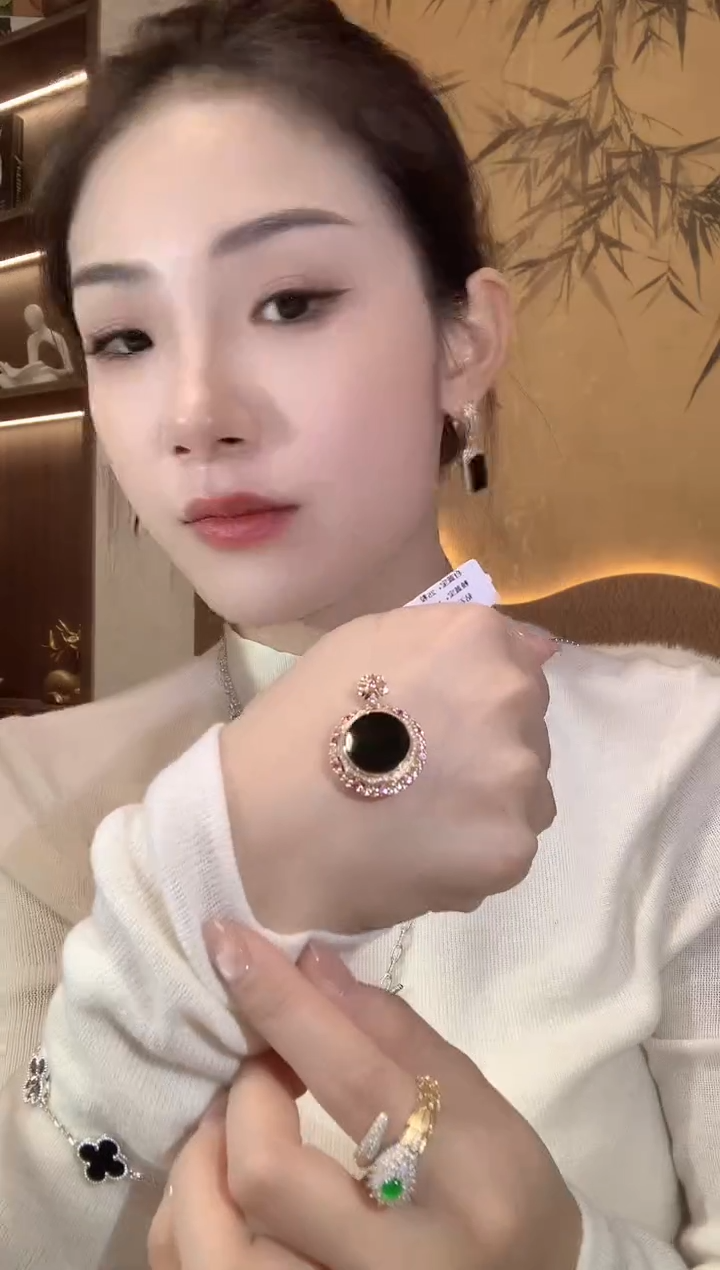 【闪购商品】翡翠吊坠(不含链)18K金镶嵌A32翡翠