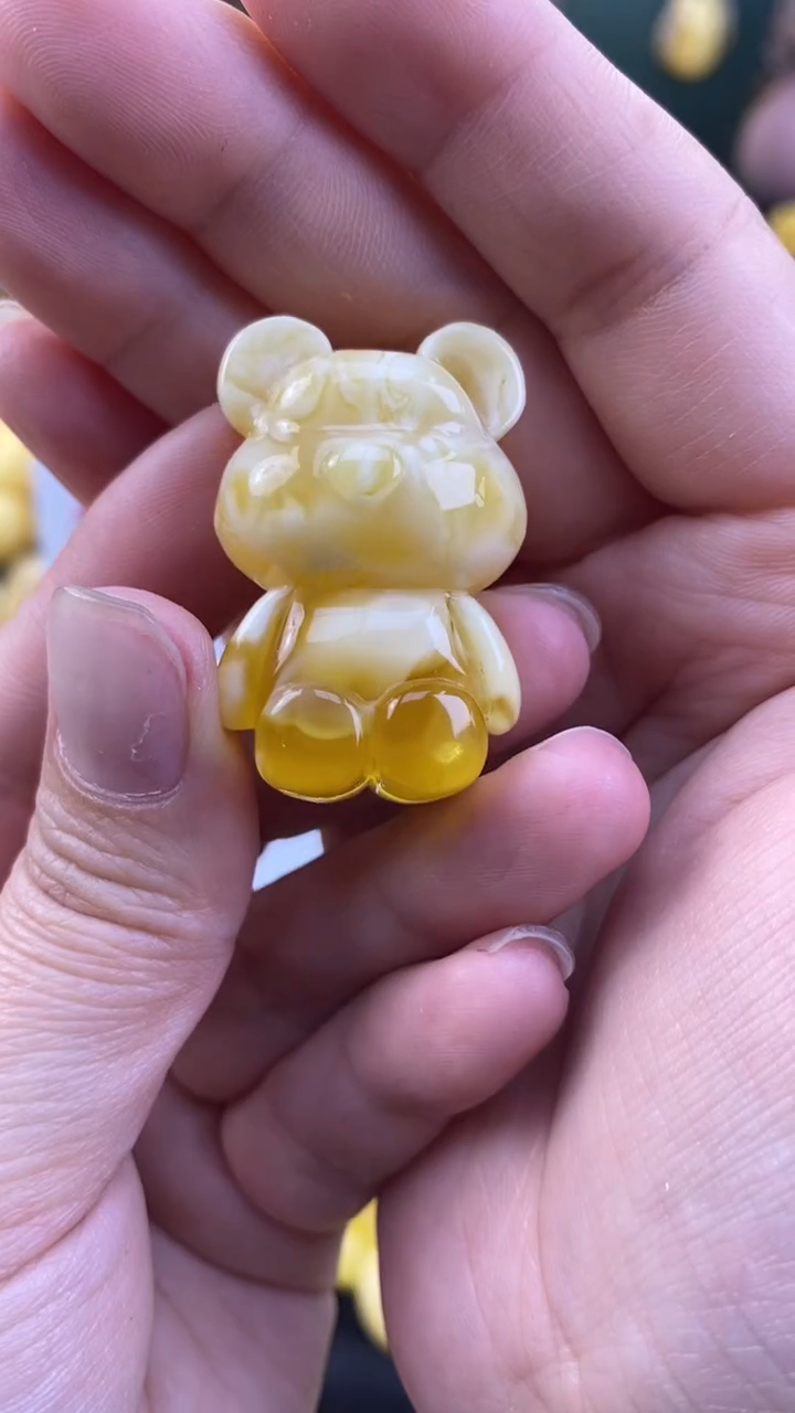 【闪购商品】琥珀裸石未镶嵌月.62