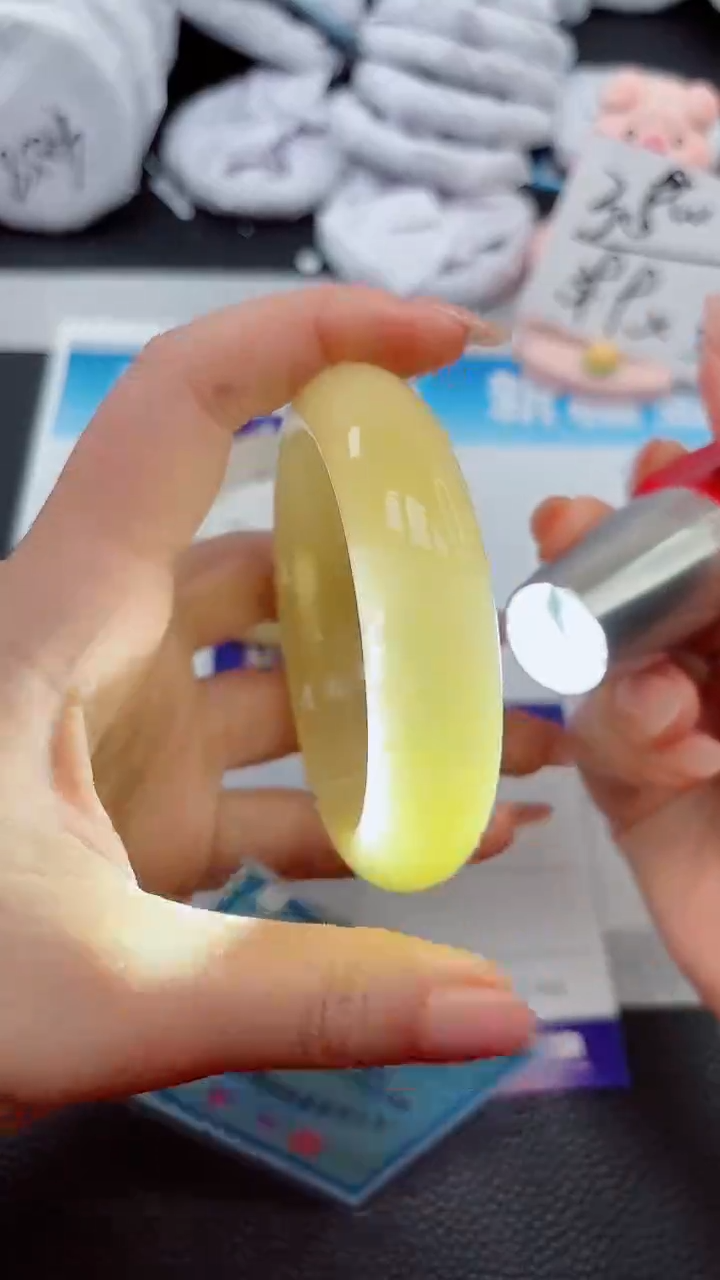 【闪购商品】石英质玉手镯未镶嵌511