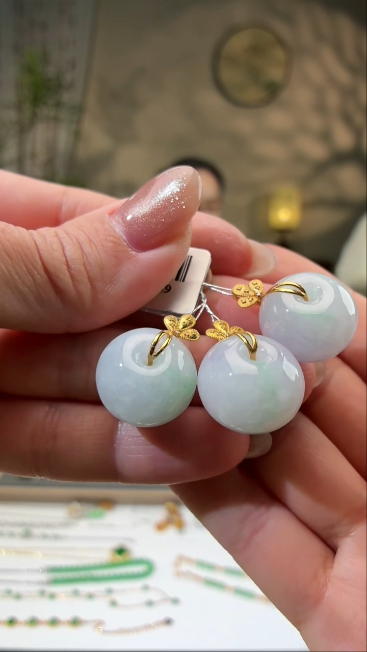 颈饰18K金镶嵌翡翠平安扣 多样性发货