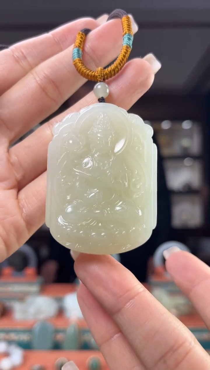 颈饰未镶嵌和田玉佩佩