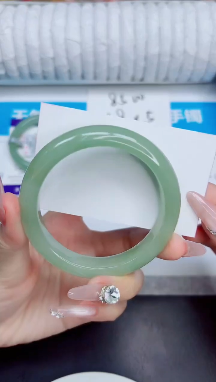 未镶嵌手镯石英质玉96/62.5