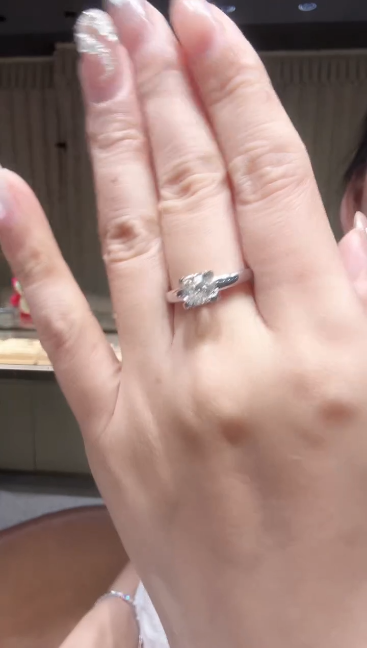 铂Pt950镶嵌戒指钻石AY0104-W-