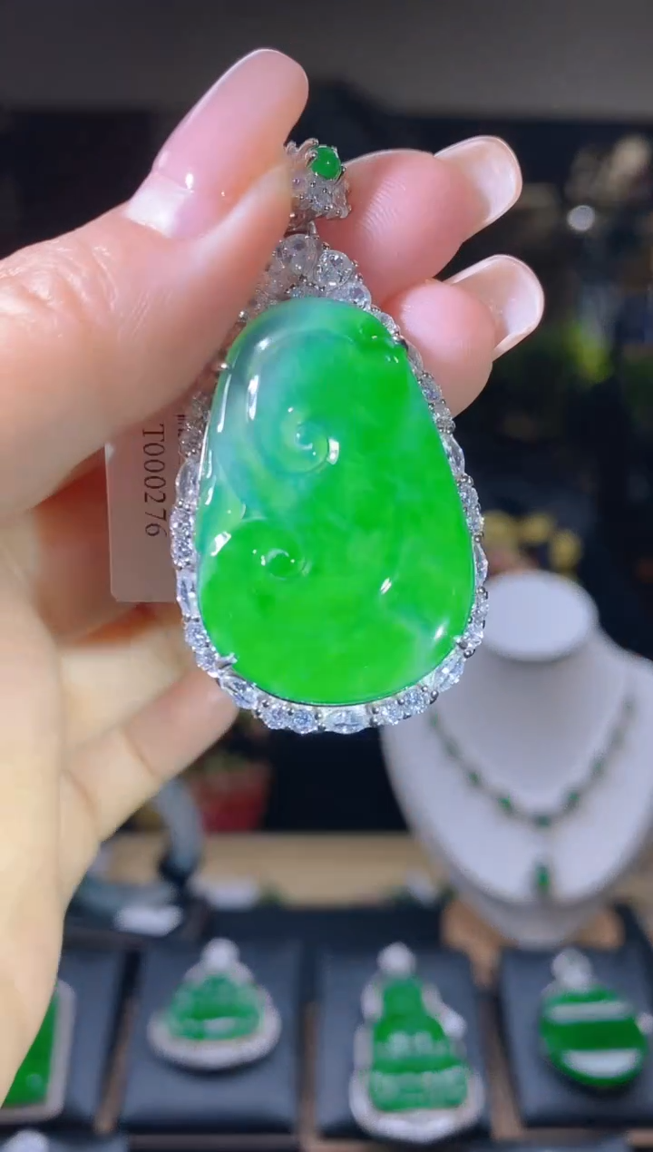 【闪购商品】翡翠吊坠(不含链)未镶嵌翡翠吊坠