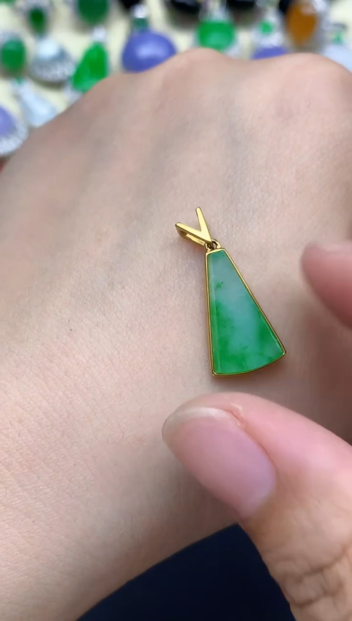 颈饰18K金镶嵌翡翠205-中国好珍宝