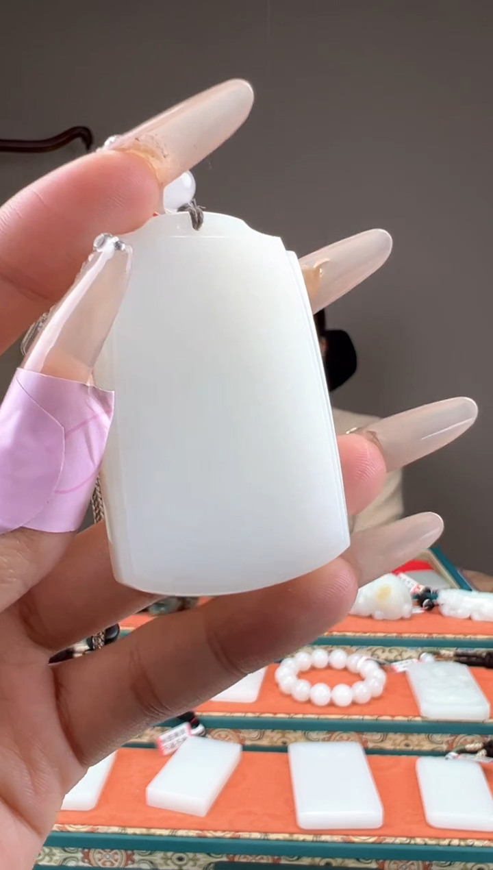 【闪购商品】和田玉颈饰未镶嵌1