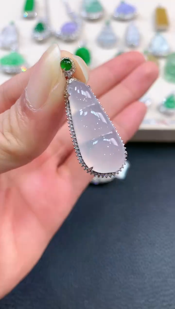 【闪购商品】翡翠吊坠(不含链)18K金镶嵌b47