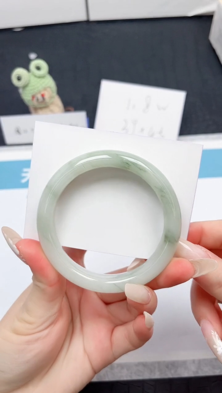 【闪购商品】石英质玉手镯未镶嵌95-58