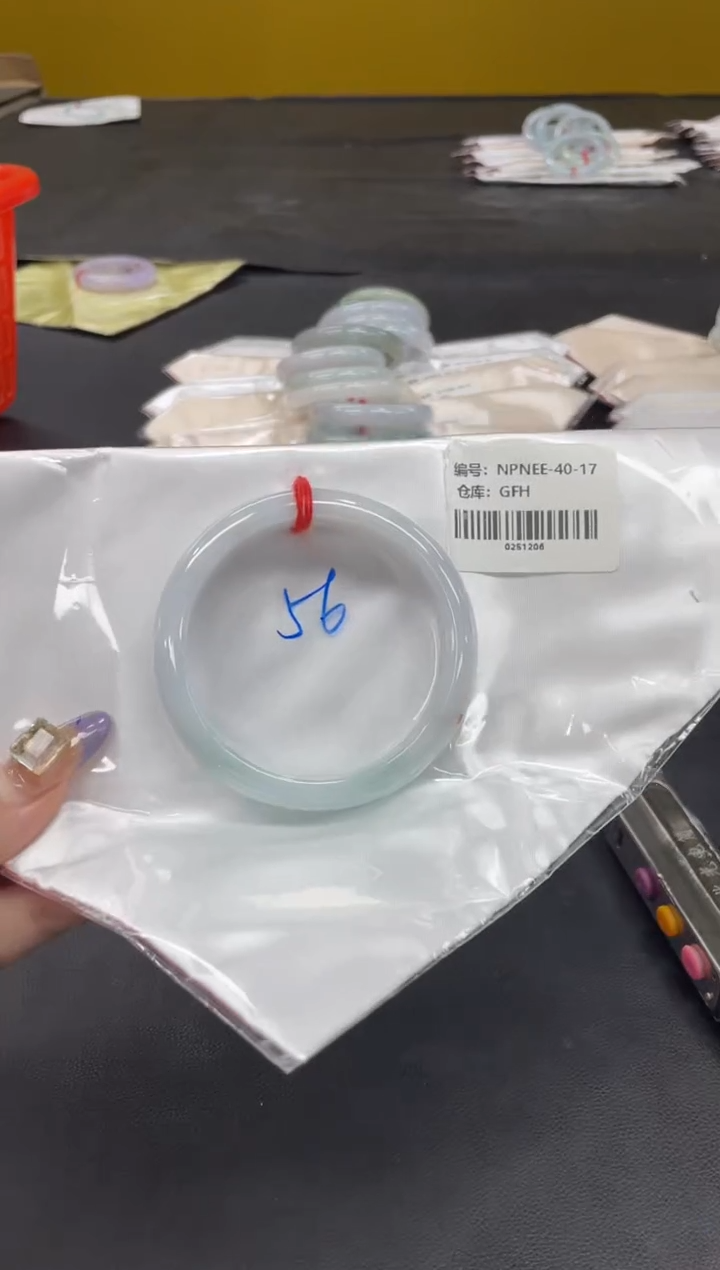 未镶嵌手镯翡翠翡翠手镯