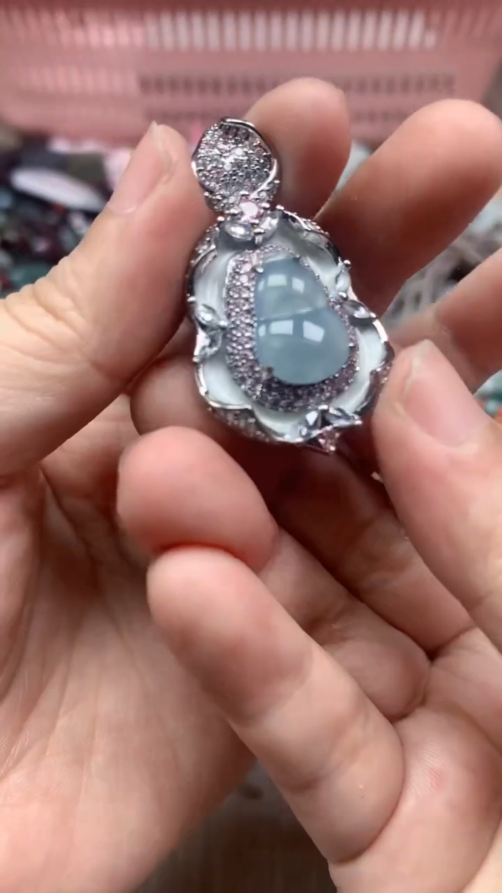 翡翠未镶嵌颈饰天然缅甸A货翡翠