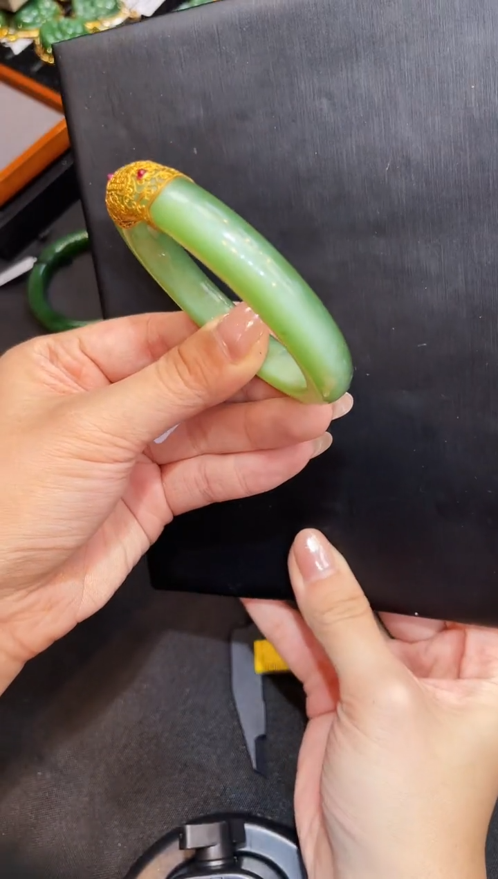 和田玉手镯18K金镶嵌P****r56-57多样性发一