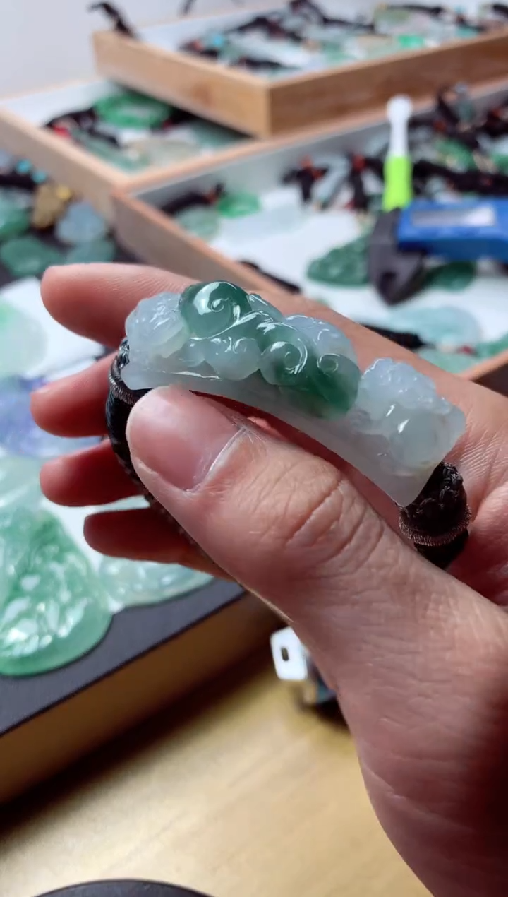 翡翠未镶嵌颈饰天然翡翠