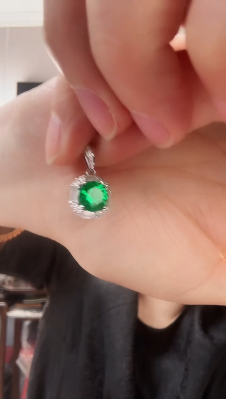 主播定制链接 绿色吊坠2ct