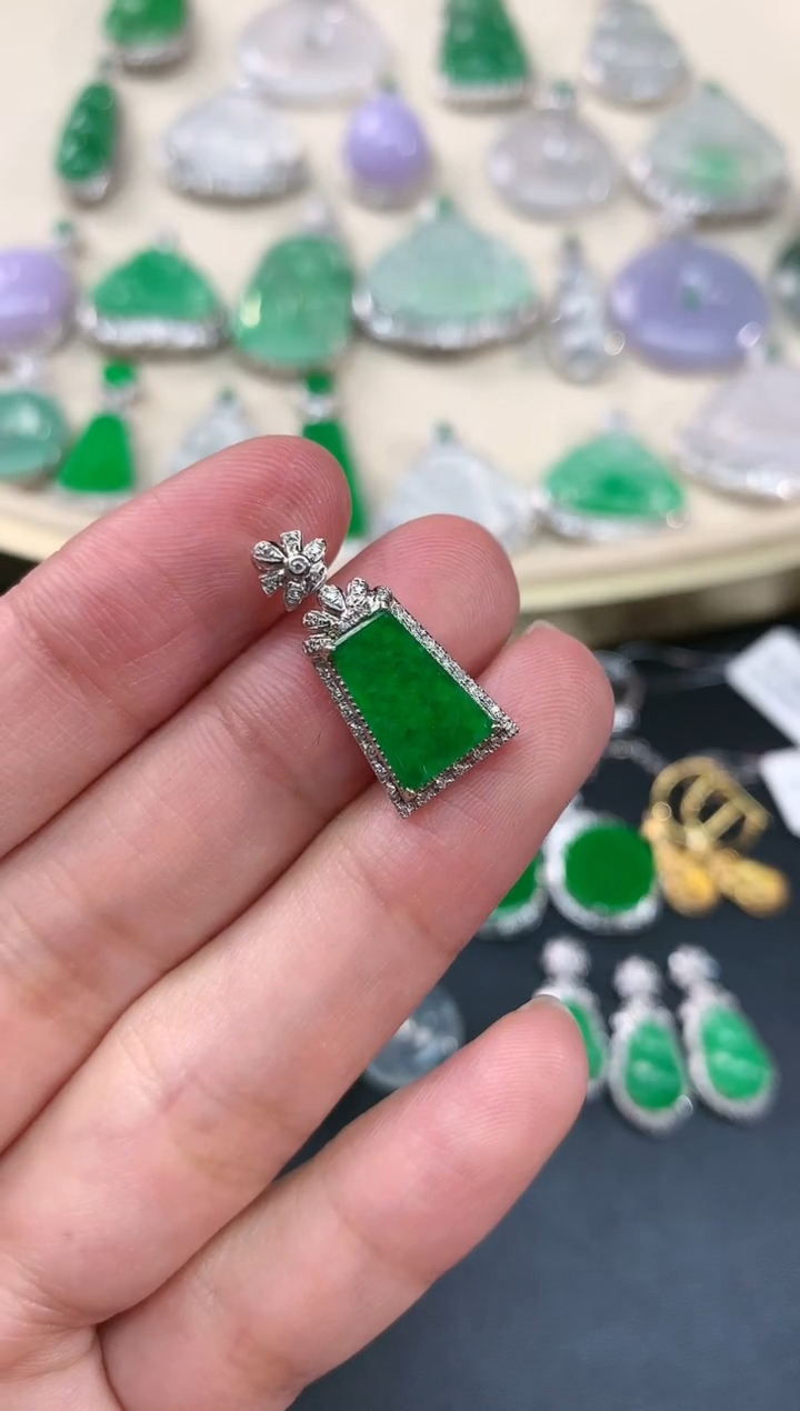 【闪购商品】翡翠吊坠(不含链)18K金镶嵌A119|2980