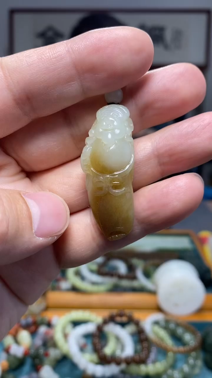 颈饰未镶嵌和田玉18