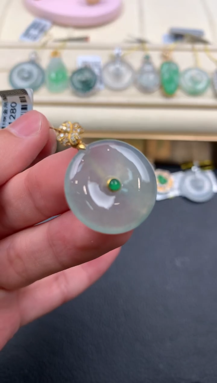 【闪购商品】翡翠颈饰18K金镶嵌D857    