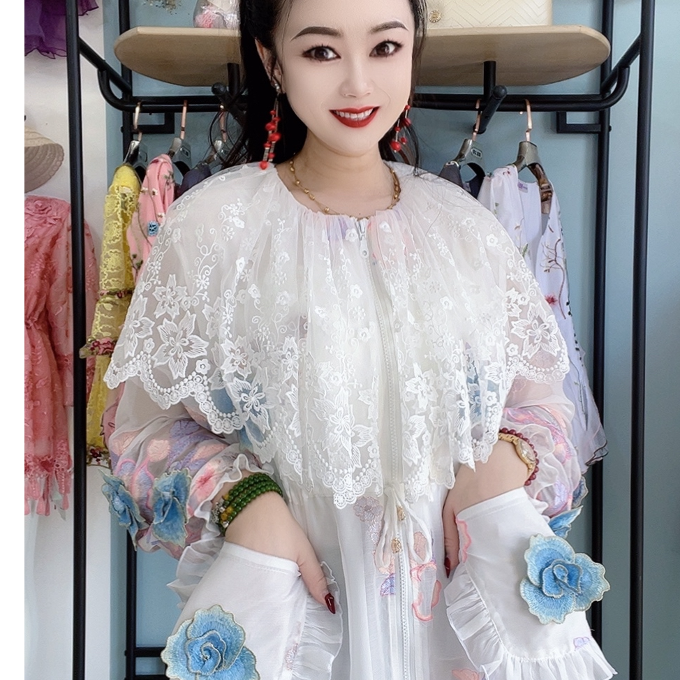 2501新款时尚刺绣风衣裙