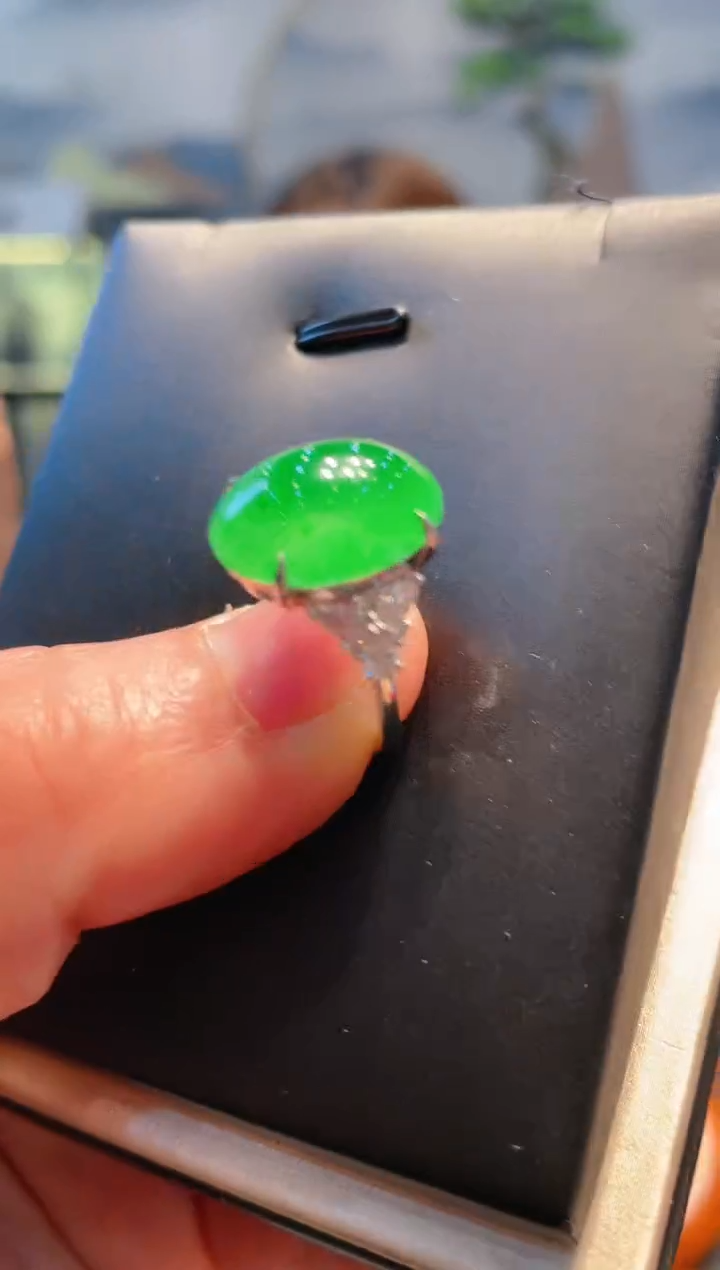 【闪购商品】翡翠颈饰18K金镶嵌A26戒指