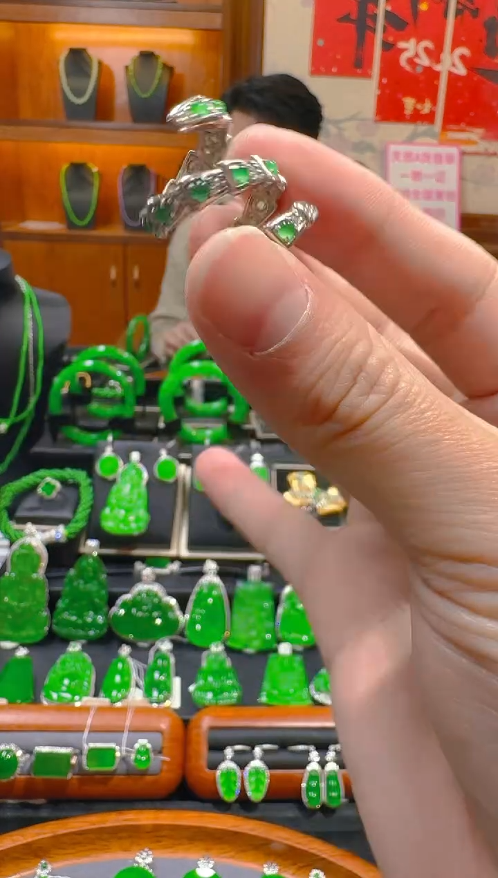 【闪购商品】翡翠戒指银S925镶嵌天然A货翡翠