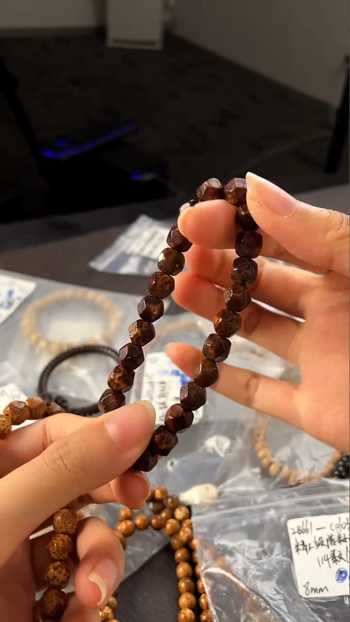 星月菩提手串精工级深珀无相9*8手串