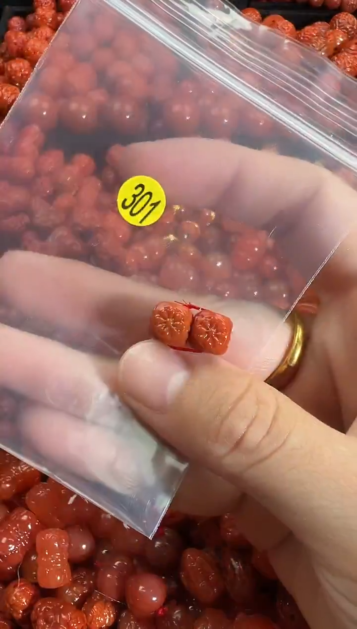 颈饰未镶嵌南红玛瑙1